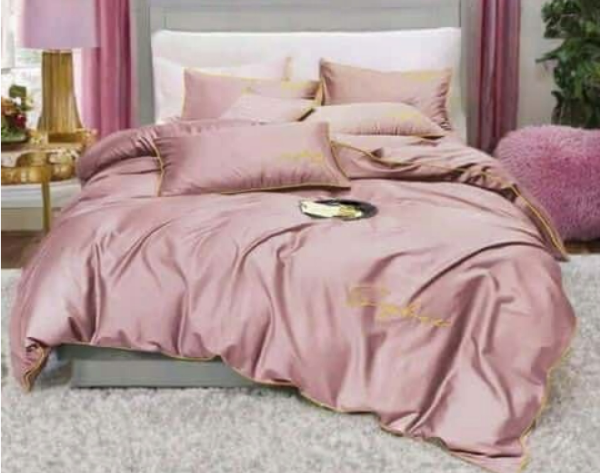 Set lenjerie de pat din microfibră 200x220 cm, 3 piese, roz pudrat, cu broderie decorativă